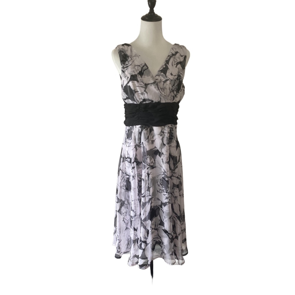 Women's Connected Apparel Black & White Floral Dress Size 12